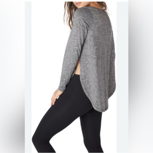 Beyond Yoga Cut and Run Pullover S - Picture 8 of 8